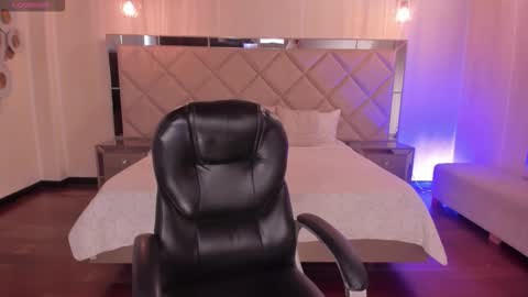 Morgan Hicks online show from 12.15.25