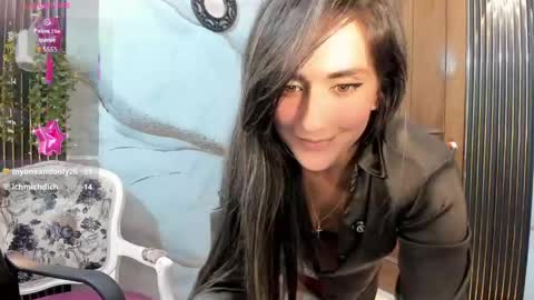 Snapshot of moriahhoe chatting on 05.13.26 Moriah online show from 05.13.26