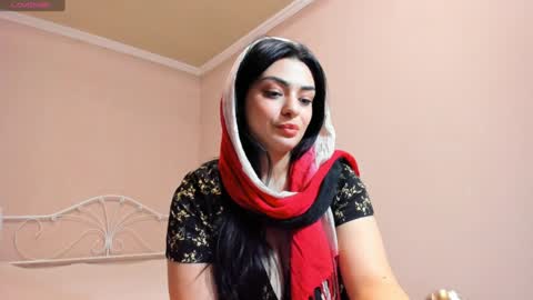 Snapshot of moroccan_diamond_ chatting on 12.28.24 Medina online show from 12.28.24
