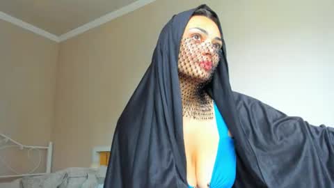 Snapshot of moroccan_diamond_ chatting on 06.19.26 Medina online show from 06.19.26