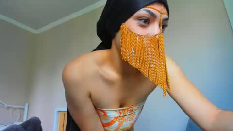 Snapshot of moroccan_diamond_ chatting on 07.12.26 Medina online show from 07.12.26