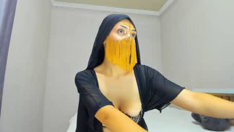 Snapshot of moroccan_diamond_ chatting on 07.24.26 Medina online show from 07.24.26