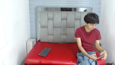 Snapshot of mortelle_ chatting on 11.03.25 MORTELLE online show from 11.03.25