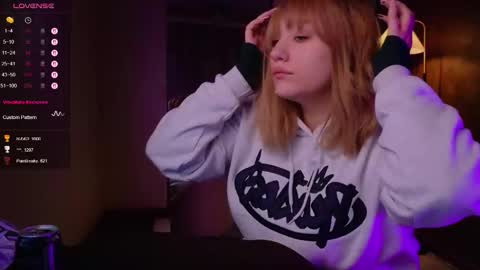 Snapshot of morvelyn chatting on 09.17.25 morvelyn online show from 09.17.25