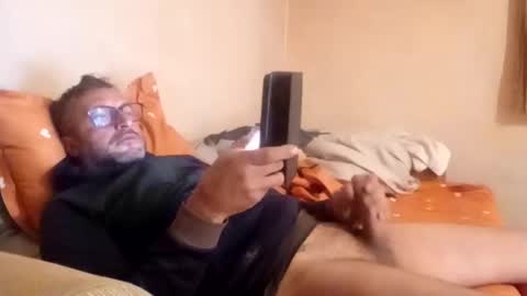 Snapshot of mospeleu chatting on 05.14.26 Nomadu online show from 05.14.26