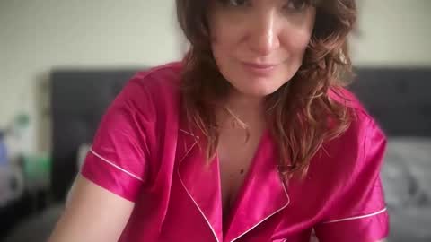 Mossy Mommy online show from 04.15.26