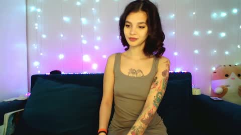 Snapshot of moto_ponchik chatting on 12.16.24 Kris online show from 12.16.24