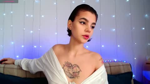 Snapshot of moto_ponchik chatting on 02.05.25 Kris online show from 02.05.25