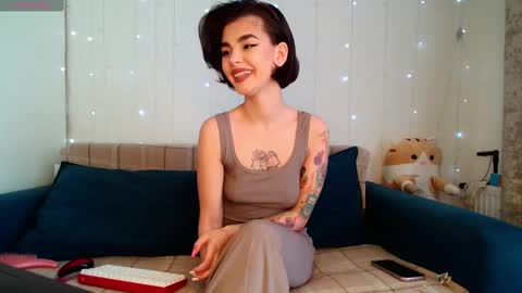 Snapshot of moto_ponchik chatting on 02.23.25 Kris online show from 02.23.25