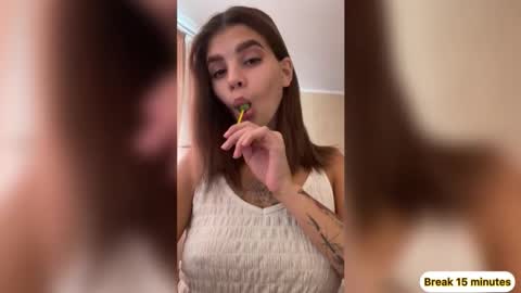 Snapshot of moto_ponchik chatting on 10.29.25 Kris online show from 10.29.25