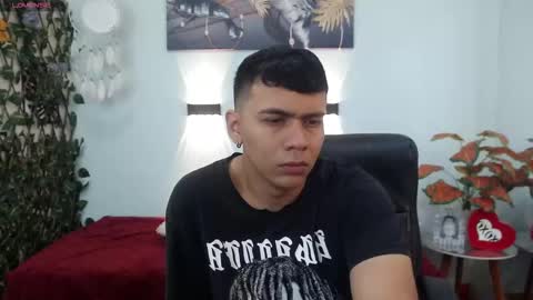 Snapshot of mou_fly chatting on 09.21.25 Mou Fly online show from 09.21.25