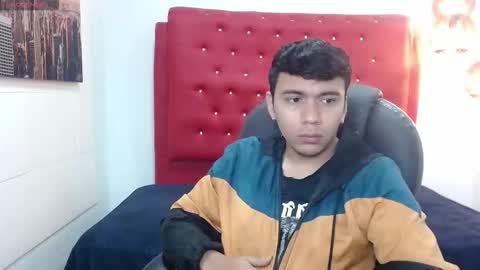 Snapshot of mou_fly chatting on 10.26.25 Mou Fly online show from 10.26.25