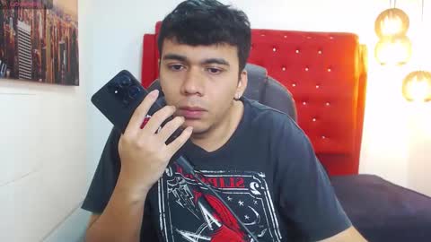 Snapshot of mou_fly chatting on 10.30.25 Mou Fly online show from 10.30.25