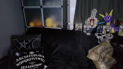 Moxxxie Morbid online show from 01.10.25