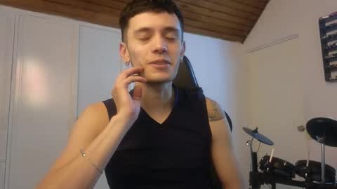 Snapshot of mr_andresr chatting on 09.19.25 Andy online show from 09.19.25