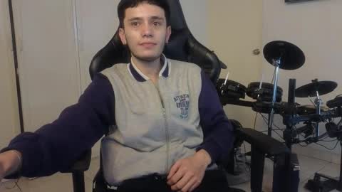 Snapshot of mr_andresr chatting on 10.27.25 Andy online show from 10.27.25