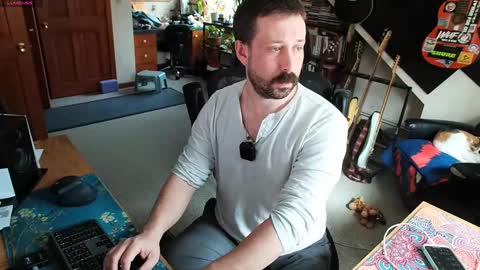 Snapshot of mr_foxxy chatting on 03.04.25 ninko online show from 03.04.25