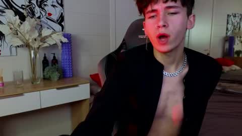 Snapshot of mr_lucky_guy chatting on 02.09.25 Kris online show from 02.09.25