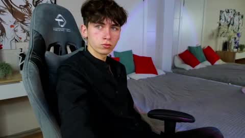 Snapshot of mr_lucky_guy chatting on 02.13.25 Kris online show from 02.13.25