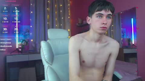 Snapshot of mr_lucky_guy chatting on 03.05.25 Kris online show from 03.05.25