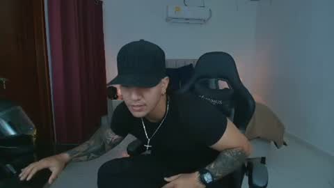 Snapshot of mr_maximo chatting on 06.19.26 mr_maximo online show from 06.19.26
