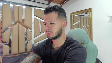 MIKEE online show from 02.05.25