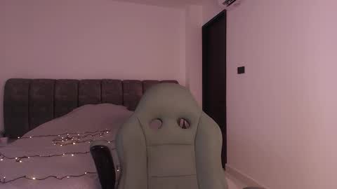 MIKEE online show from 11.05.25