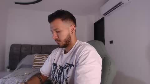 MIKEE online show from 11.06.25