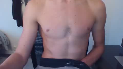 mr_natural96 online show from 10.23.25