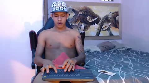 Snapshot of mr_stiven_ chatting on 03.04.25 mr_stiven_ online show from 03.04.25