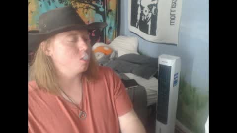 mr_strawberry online show from 04.18.26