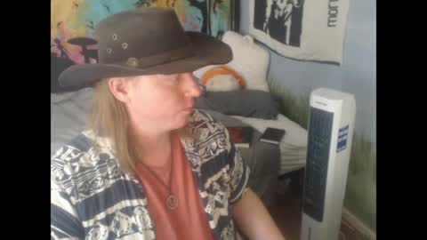 mr_strawberry online show from 04.24.26