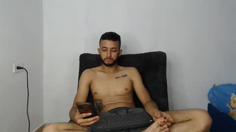 mr_wlopez013 online show from 09.10.25