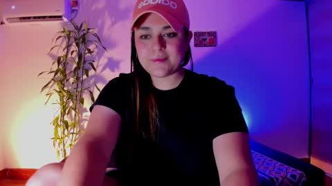 Laura online show from 12.19.24