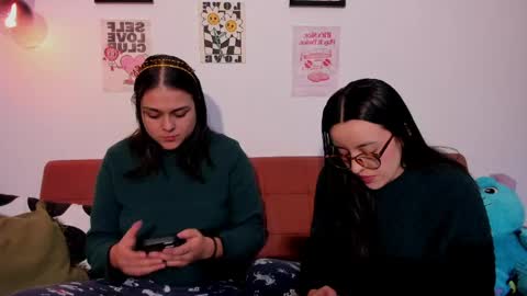 Snapshot of mrbuu_ chatting on 05.18.26 Laura online show from 05.18.26