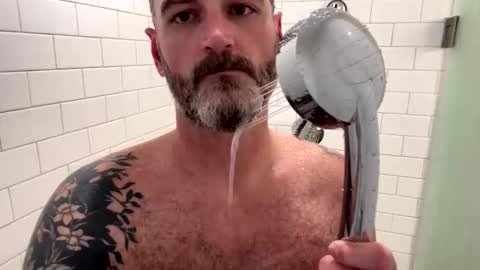 Snapshot of mrexhibits chatting on 10.13.25 mrexhibits online show from 10.13.25