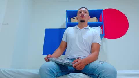 Snapshot of mrfox__ chatting on 09.19.25 Mr Fox online show from 09.19.25