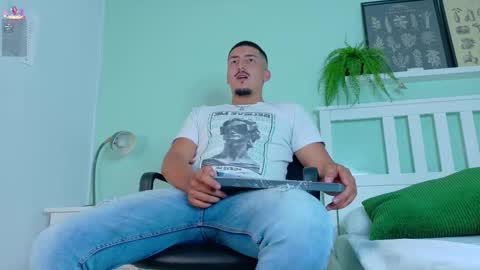 Snapshot of mrfox__ chatting on 09.27.25 Mr Fox online show from 09.27.25