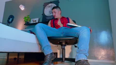 Snapshot of mrfox__ chatting on 10.16.25 Mr Fox online show from 10.16.25