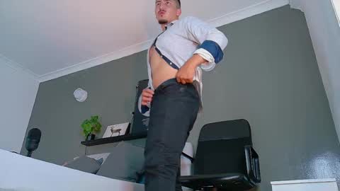 Snapshot of mrfox__ chatting on 10.18.25 Mr Fox online show from 10.18.25