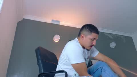 Snapshot of mrfox__ chatting on 11.01.25 Mr Fox online show from 11.01.25