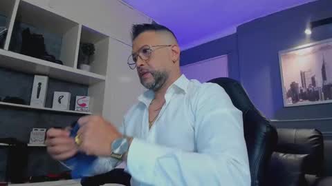 Snapshot of mrfrank_tattoo chatting on 09.19.25 MrFrank. online show from 09.19.25