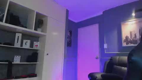 Snapshot of mrfrank_tattoo chatting on 10.27.25 MrFrank. online show from 10.27.25