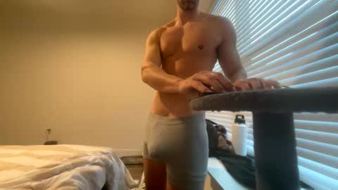 Snapshot of mrjonesjones chatting on 12.20.25 mrjonesjones online show from 12.20.25