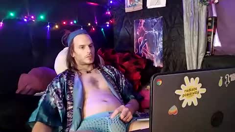 Snapshot of mrkinksized chatting on 01.26.25 MrKinkSized online show from 01.26.25