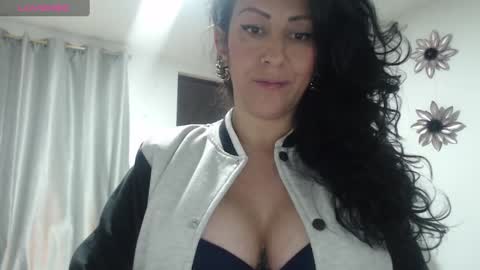 Snapshot of mrs_deborah chatting on 01.05.25 mrs_deborah online show from 01.05.25