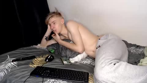 Snapshot of mrsexycum4u chatting on 12.10.24 Adam online show from 12.10.24