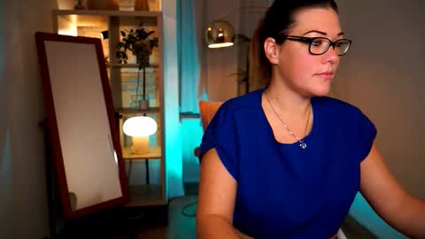 Snapshot of mrsfllowerr chatting on 10.08.25 Tamara online show from 10.08.25