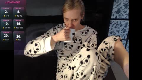 Snapshot of mrsluck chatting on 12.05.24 Sasha online show from 12.05.24