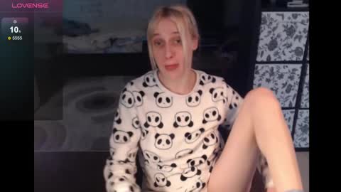 Snapshot of mrsluck chatting on 12.12.24 Sasha online show from 12.12.24